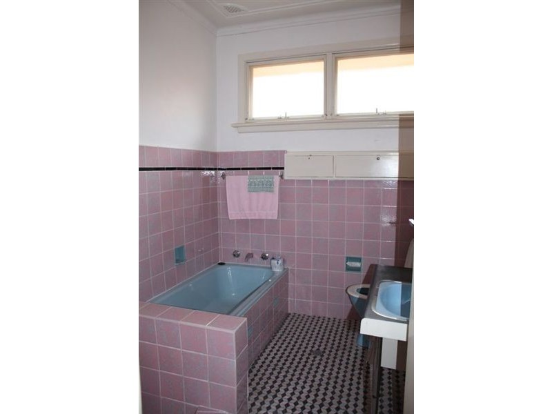 9 Turimetta Avenue, Leumeah NSW 2560