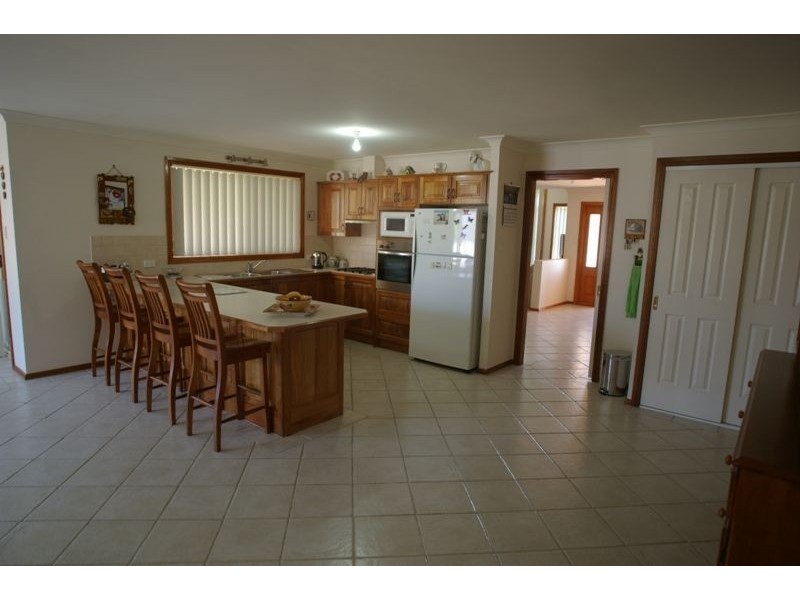 2 Ashford Circuit, Currans Hill NSW 2567