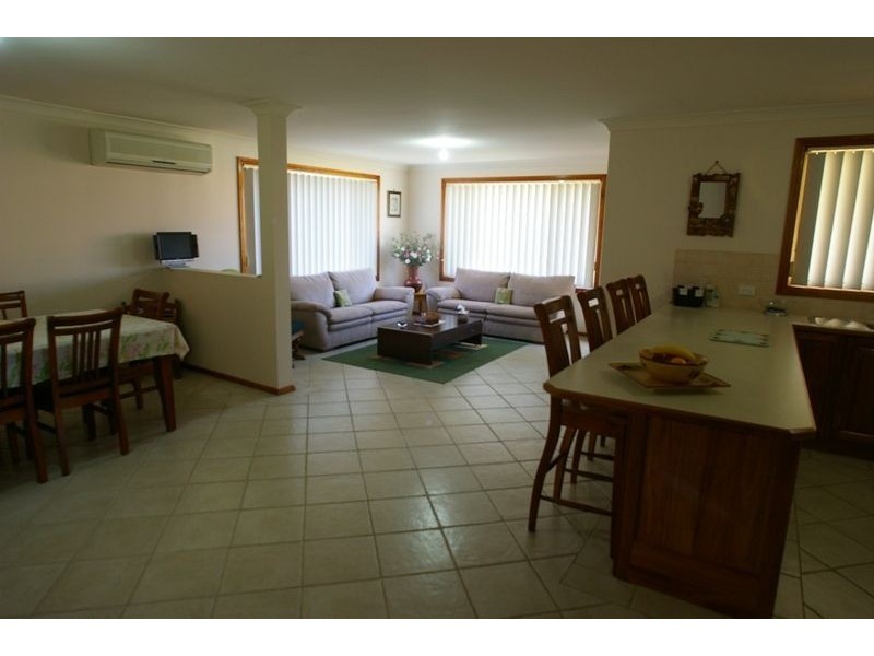 2 Ashford Circuit, Currans Hill NSW 2567