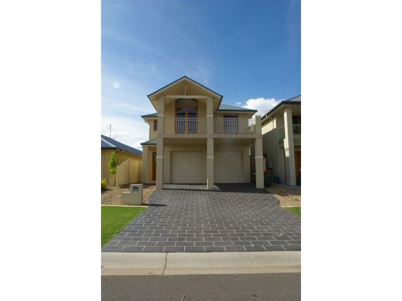 9 Ohflsen Place, Harrington Park NSW 2567