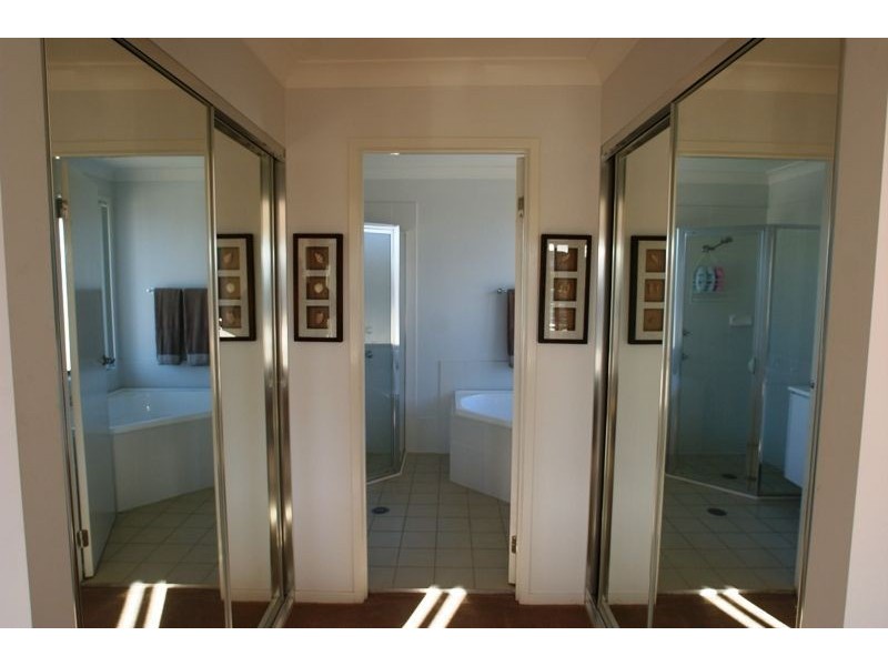 76 Minorca Circuit, Spring Farm NSW 2570