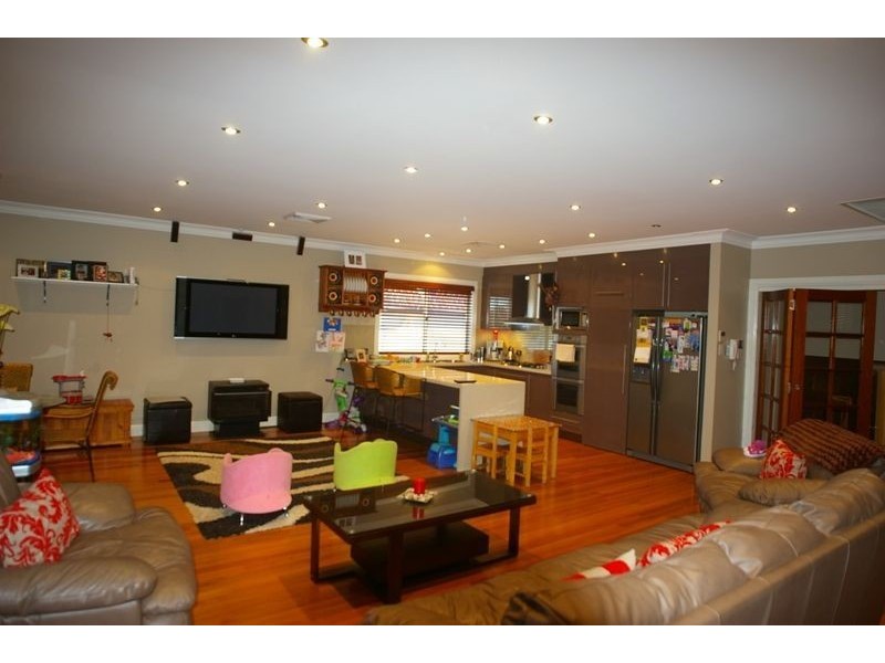 4 William Avenue, Camden NSW 2570