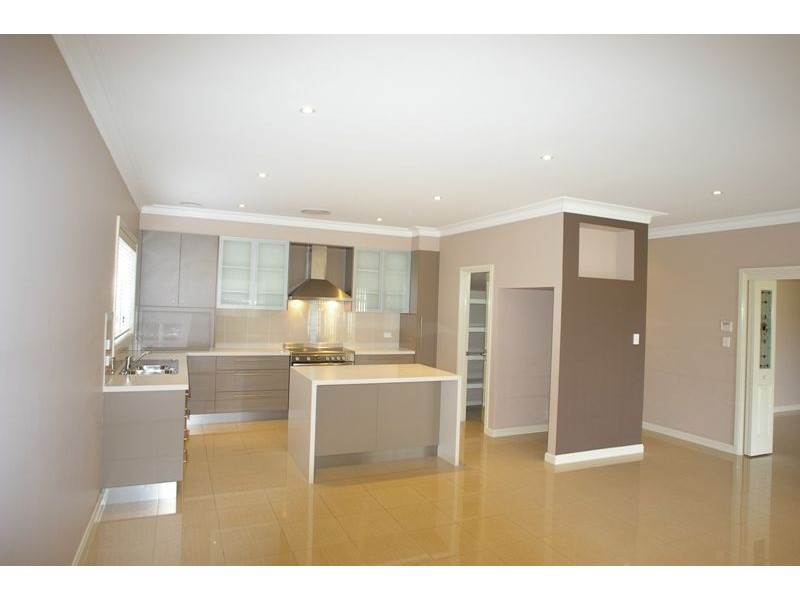 14 Rheinbergers Circuit, Elderslie NSW 2570