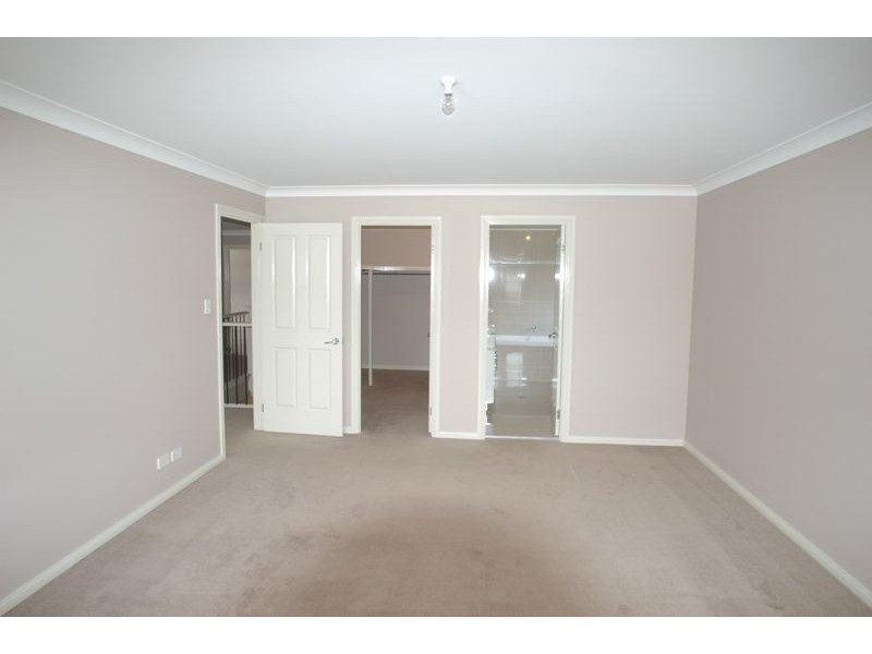 14 Rheinbergers Circuit, Elderslie NSW 2570