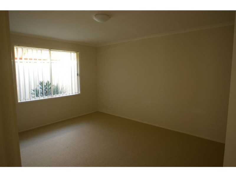 16 Carandini Street, St Helens Park NSW 2560