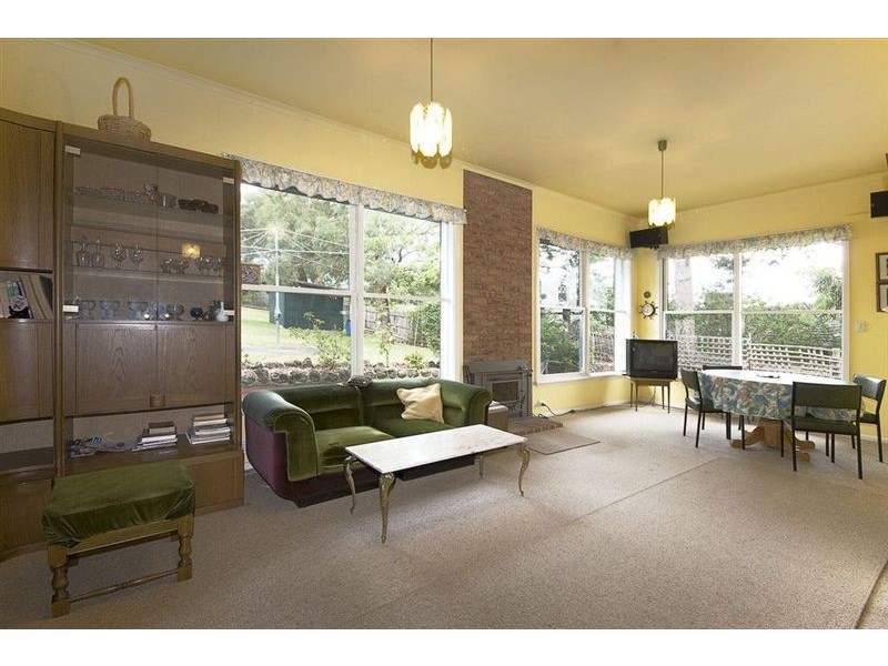 4 Roberts Street, Ferntree Gully VIC 3156