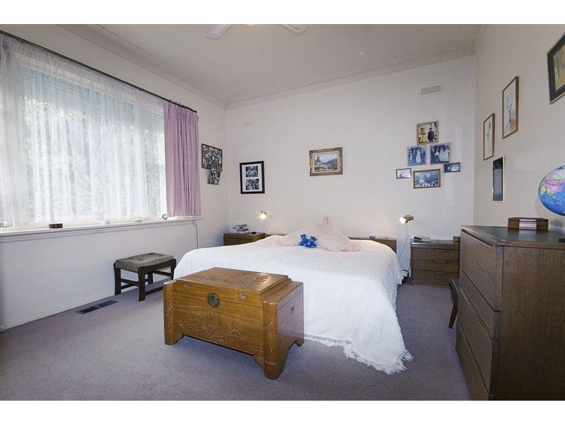 4 Roberts Street, Ferntree Gully VIC 3156