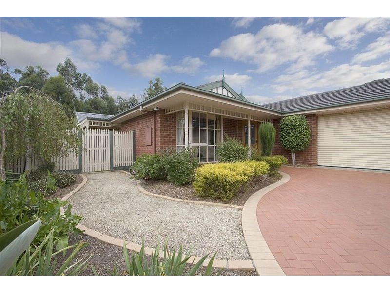5 Jacobus Walk, Ferntree Gully VIC 3156