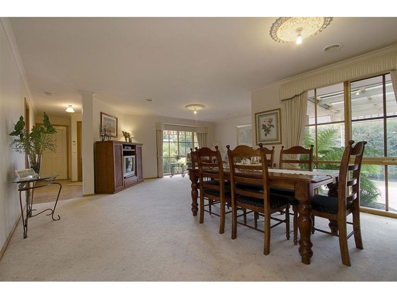 5 Jacobus Walk, Ferntree Gully VIC 3156