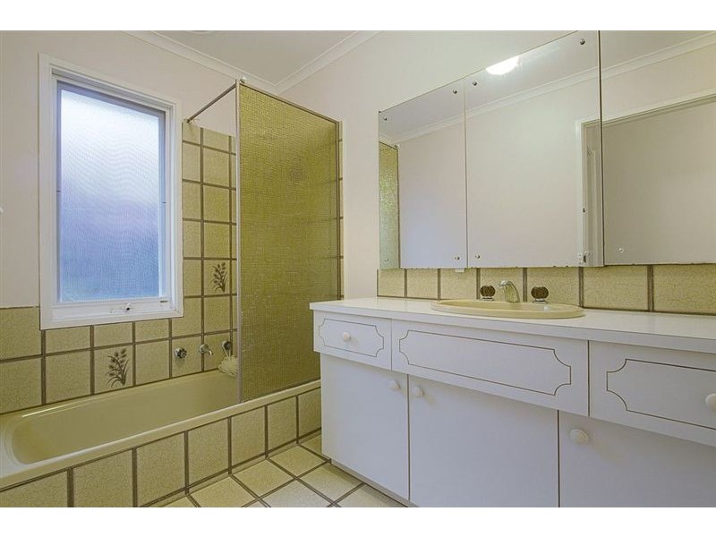 22 Lloyd Street, Knoxfield VIC 3180