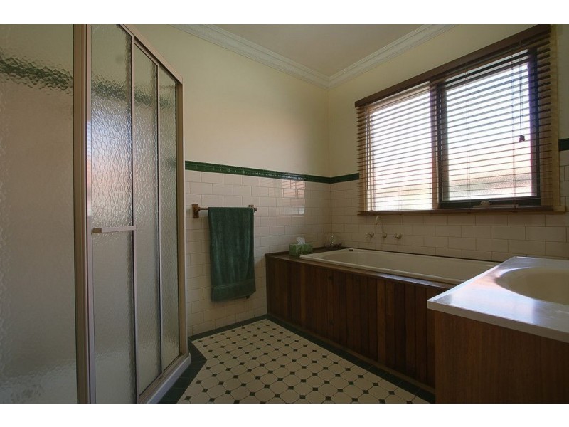 28 Segarta Circuit, Ferntree Gully VIC 3156