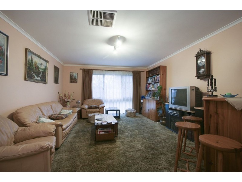 43 Berrabri Drive, Scoresby VIC 3179