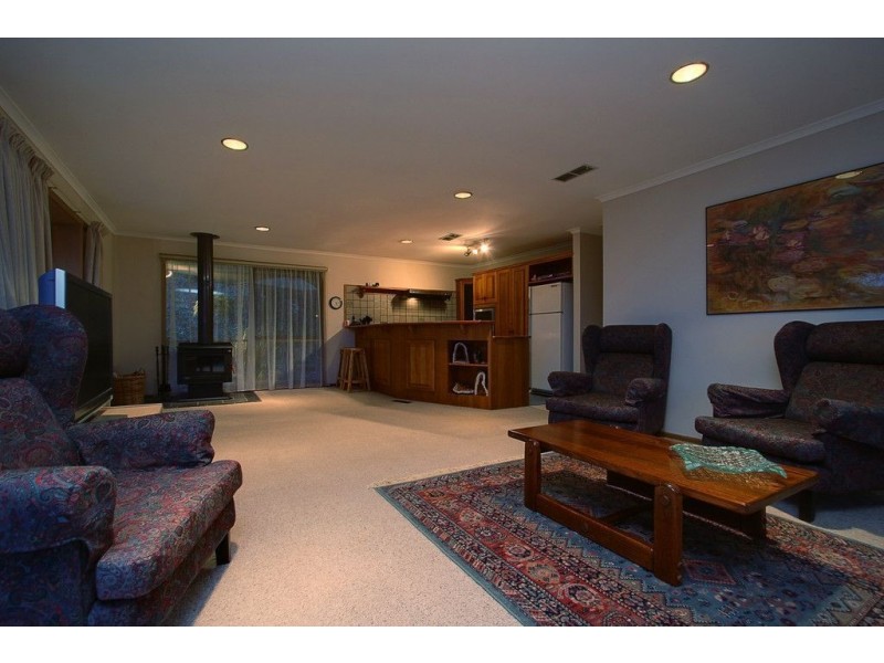 2 Irene Avenue, Upper Ferntree Gully VIC 3156