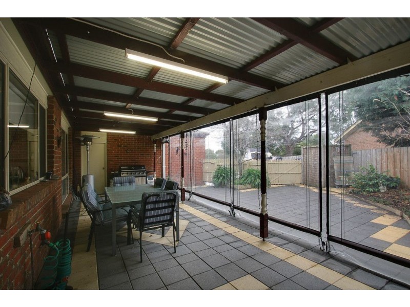 16 Mayfair Drive, Ferntree Gully VIC 3156