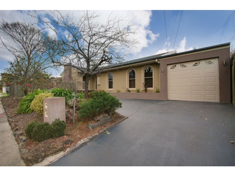 2 Litchfield Avenue, Ferntree Gully VIC 3156