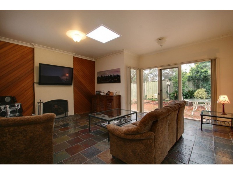 2 Litchfield Avenue, Ferntree Gully VIC 3156
