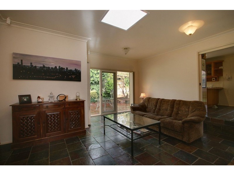 2 Litchfield Avenue, Ferntree Gully VIC 3156