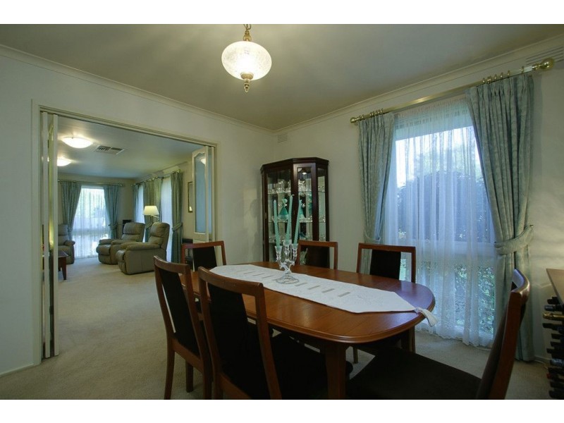 25 Michele Drive, Scoresby VIC 3179