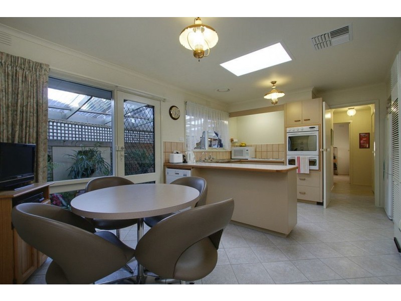 25 Michele Drive, Scoresby VIC 3179