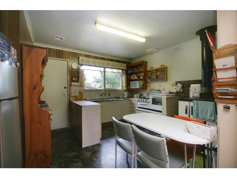 10 Flower Street, Ferntree Gully VIC 3156