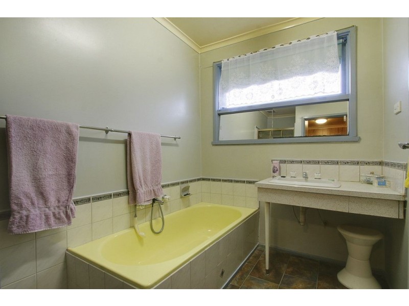 10 Flower Street, Ferntree Gully VIC 3156