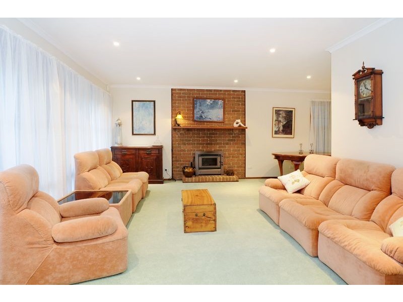 8 Tolhurst Avenue, Boronia VIC 3155