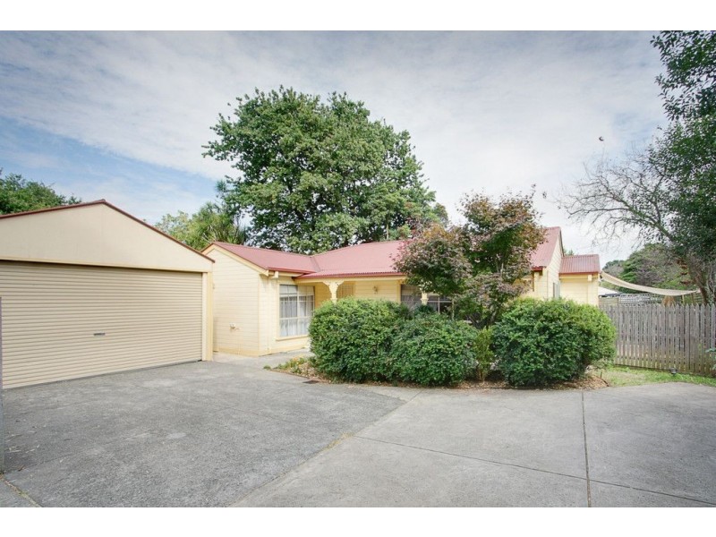 2/67 Forest Road, Ferntree Gully VIC 3156