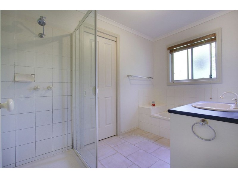 2/67 Forest Road, Ferntree Gully VIC 3156