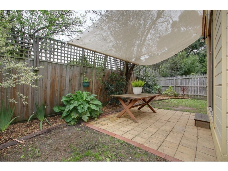 2/67 Forest Road, Ferntree Gully VIC 3156