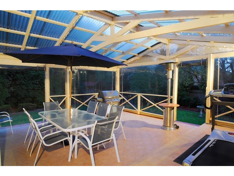 10 Kirrum Close, Wantirna South VIC 3152