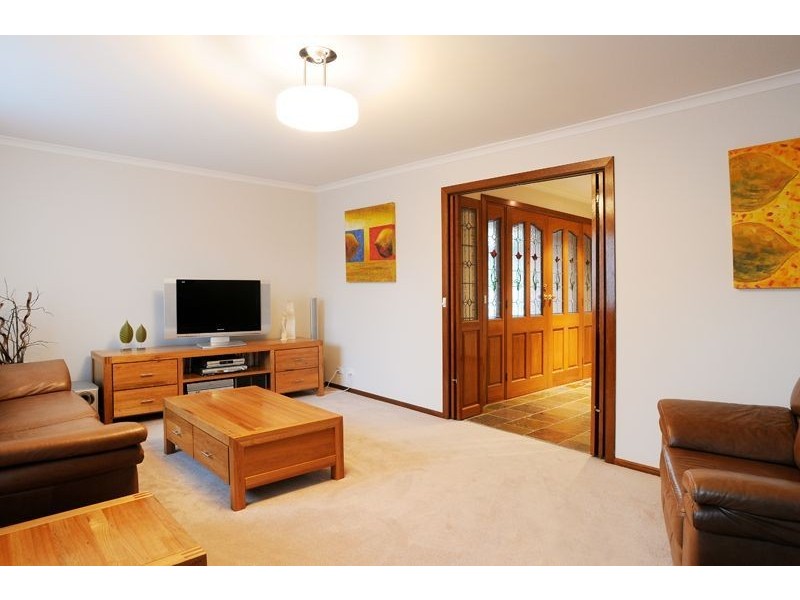 10 Kirrum Close, Wantirna South VIC 3152