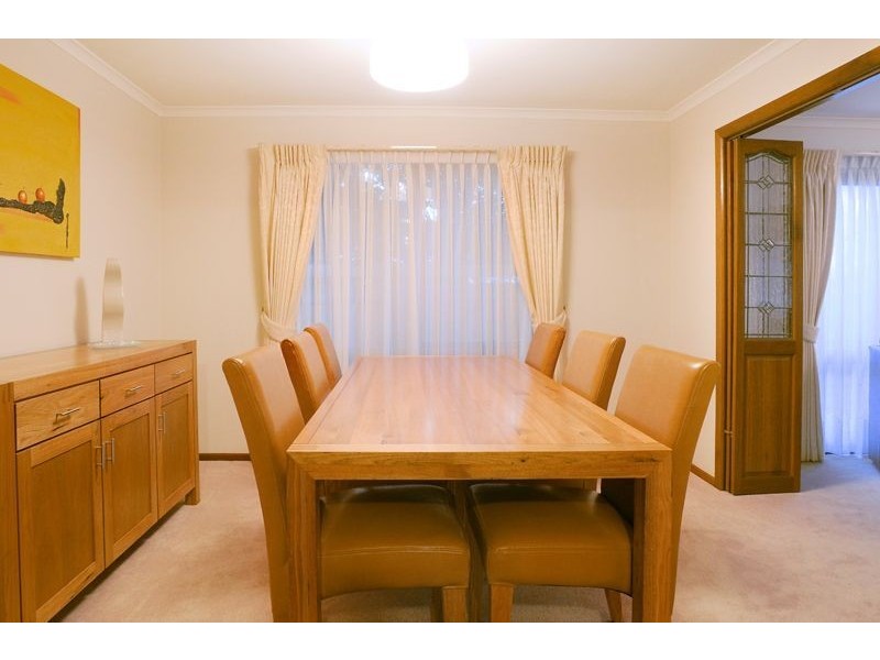 10 Kirrum Close, Wantirna South VIC 3152