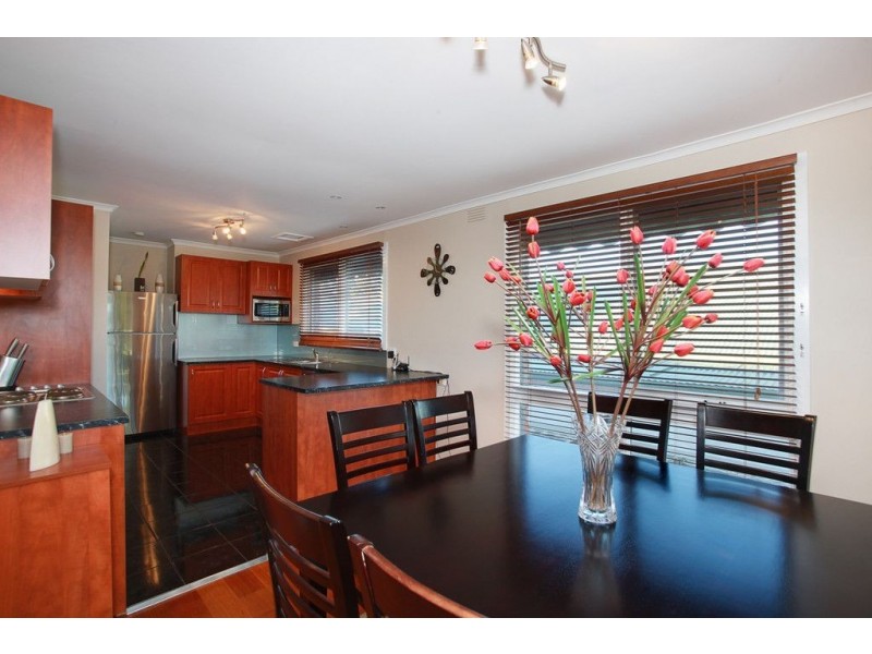 24 Silverton Drive, Ferntree Gully VIC 3156