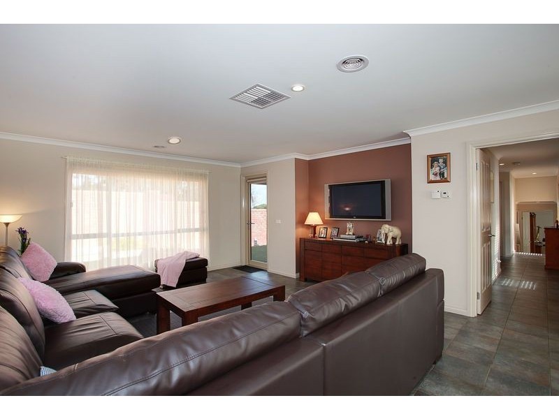 2 Glenburn Road, Boronia VIC 3155