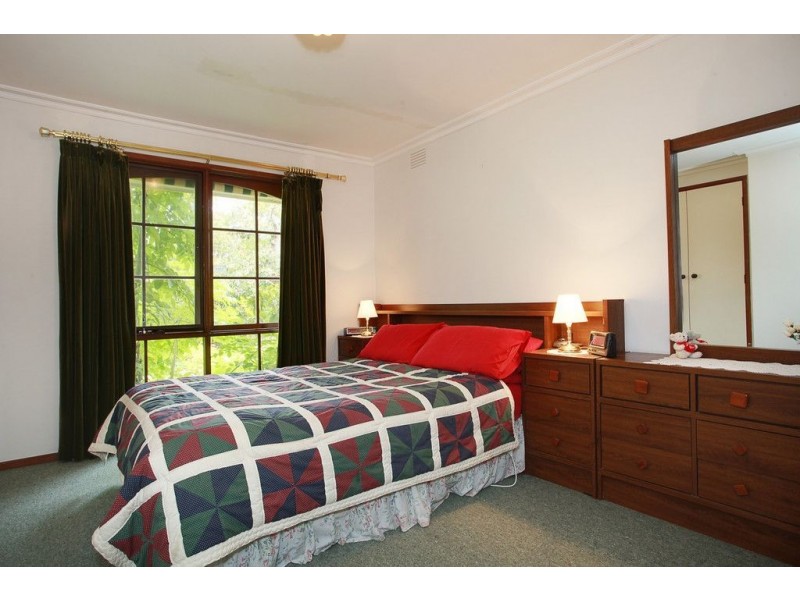 22 Hillcrest Avenue, Ferntree Gully VIC 3156