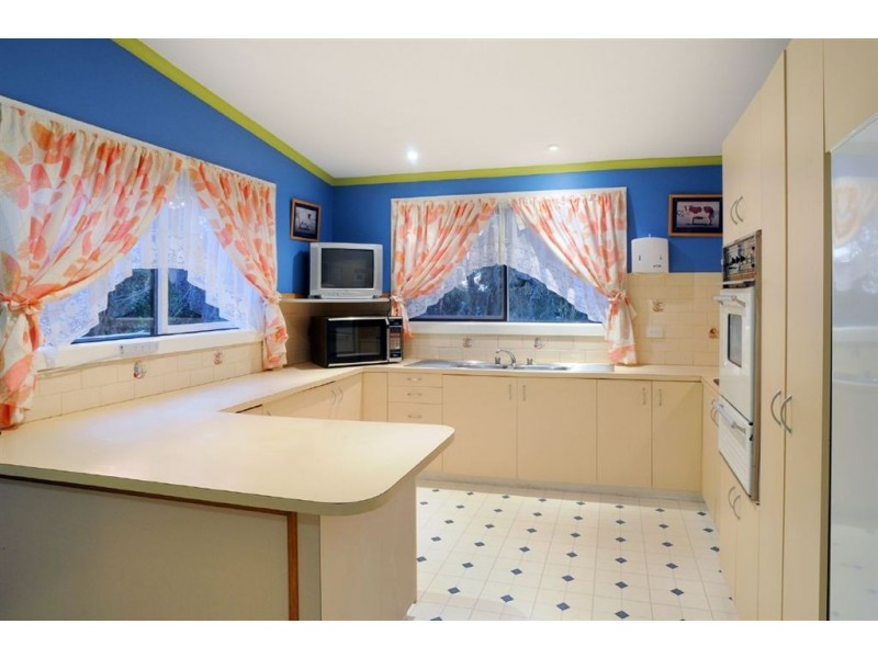 15 Rona Street, Ferntree Gully VIC 3156