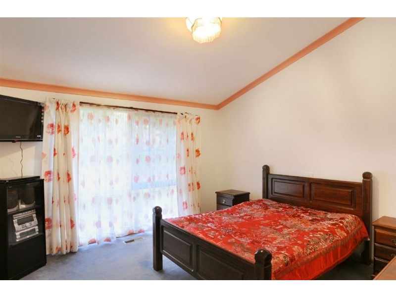 15 Rona Street, Ferntree Gully VIC 3156