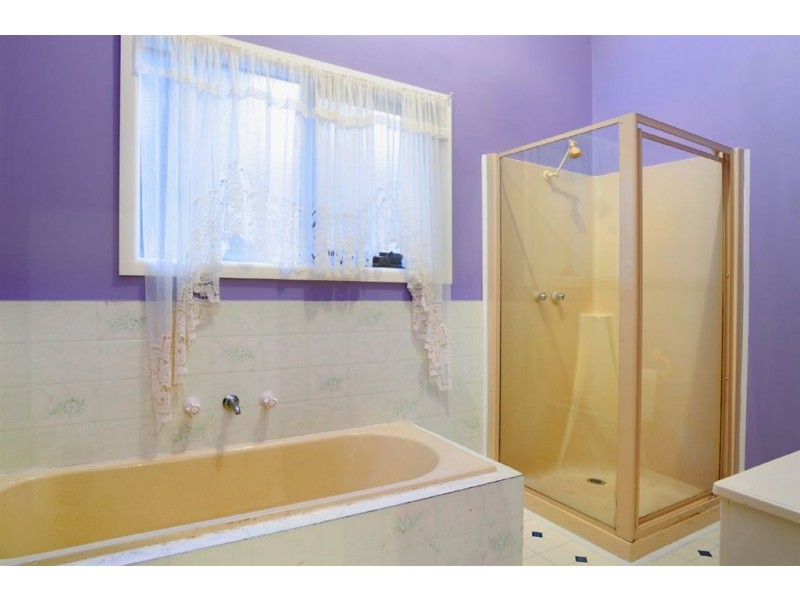 15 Rona Street, Ferntree Gully VIC 3156