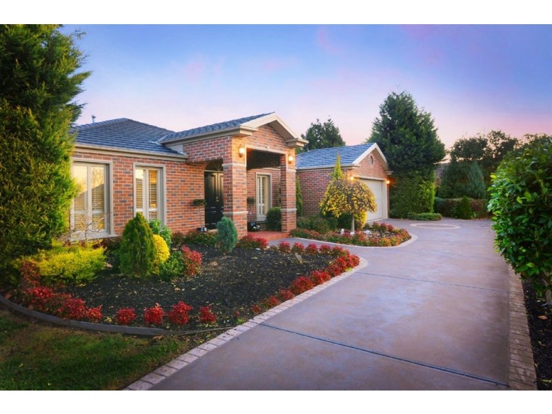 11 Grange Drive, Lysterfield VIC 3156