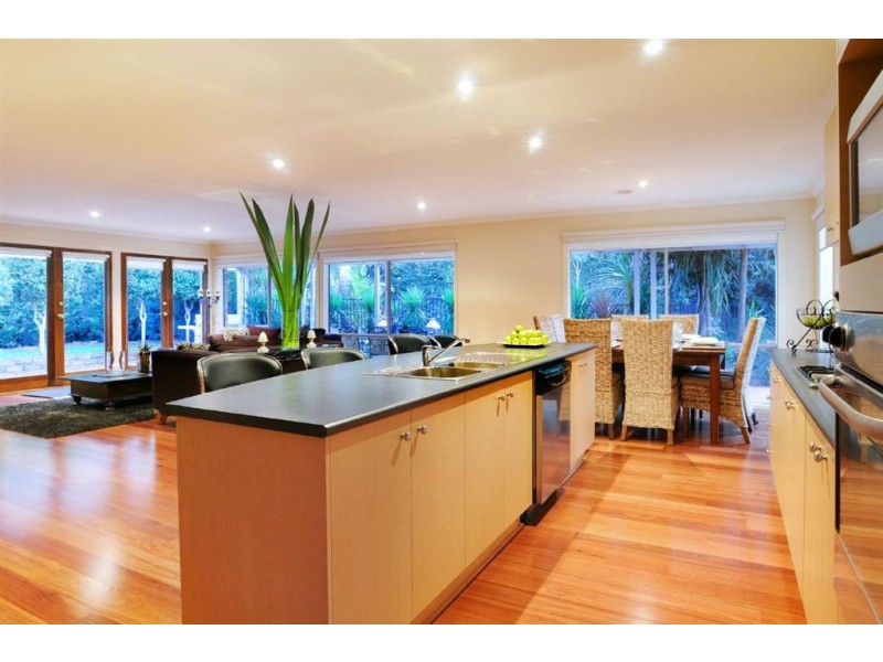 11 Grange Drive, Lysterfield VIC 3156