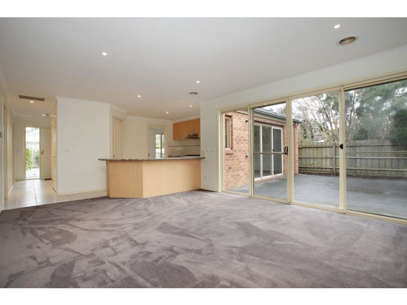 2/16 Bellbird Drive, Bayswater North VIC 3153