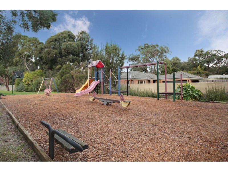 2/16 Bellbird Drive, Bayswater North VIC 3153