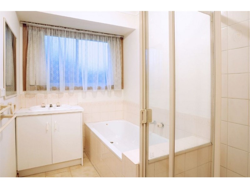 11 Easton Court, Ferntree Gully VIC 3156