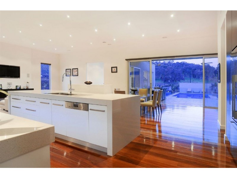 13 Sherwood Way, Lysterfield VIC 3156