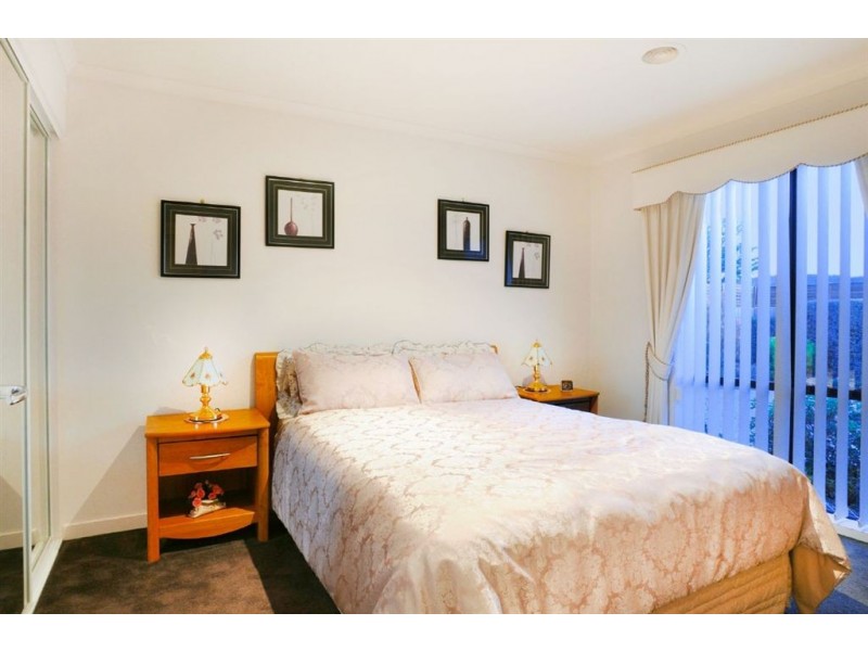 51 Sovereign Manors Crescent, Rowville VIC 3178