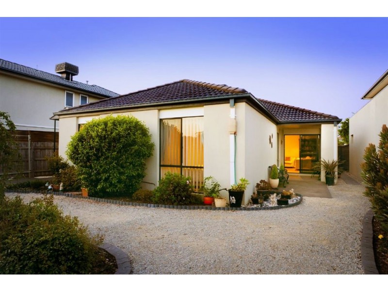 51 Sovereign Manors Crescent, Rowville VIC 3178