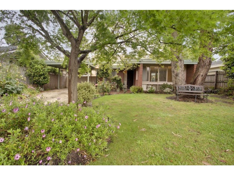 17 Westley Street, Ferntree Gully VIC 3156
