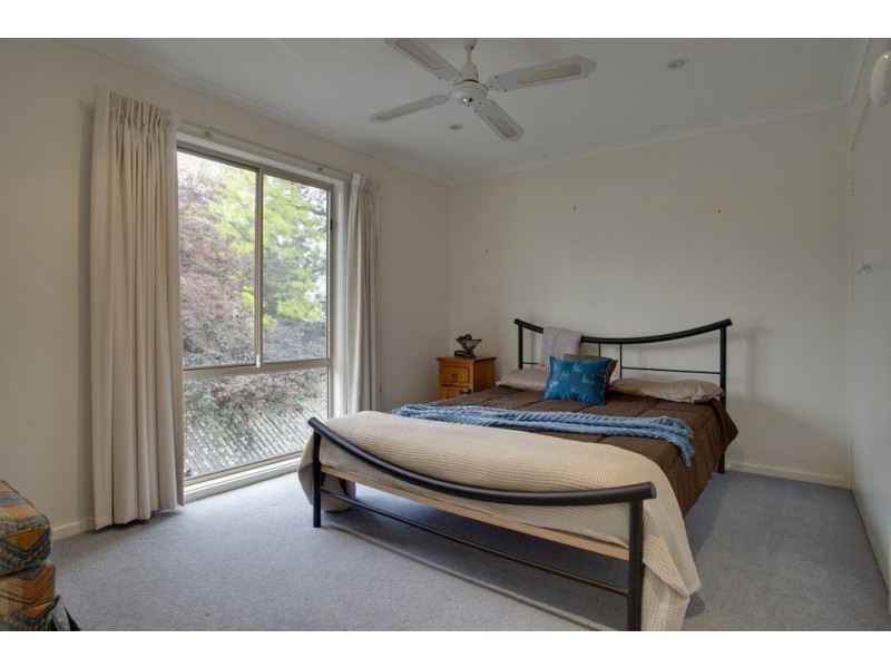 17 Westley Street, Ferntree Gully VIC 3156