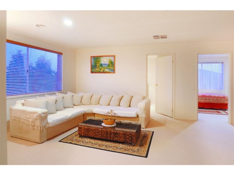 51 Fairway Drive, Rowville VIC 3178