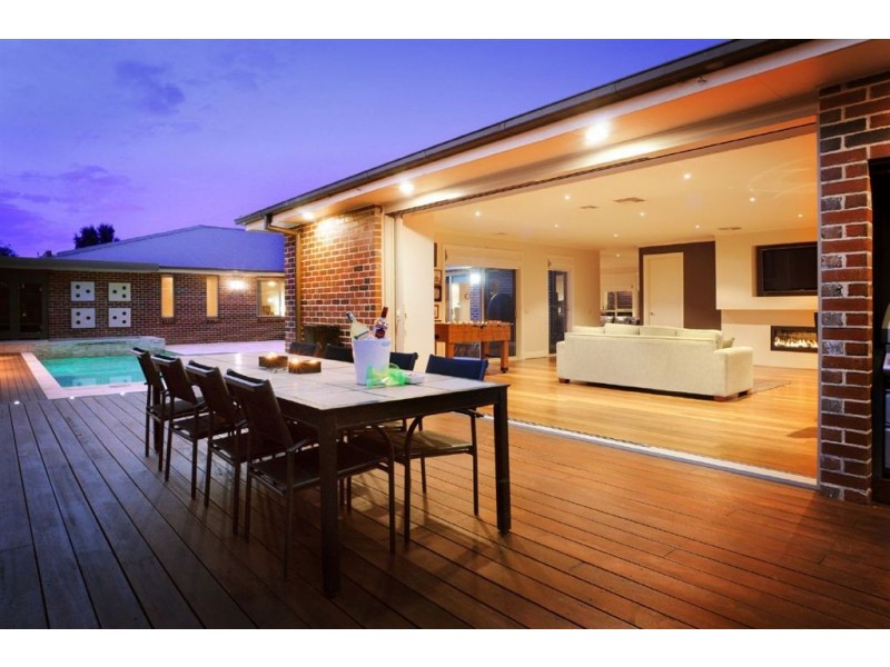 14 Hume Drive, Lysterfield VIC 3156